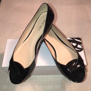 Nine West Open-Toe Flats: 8.5M